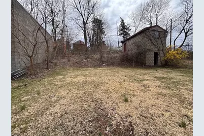 26 Carrick Ave, Pittsburgh, PA 15210 - Photo 25