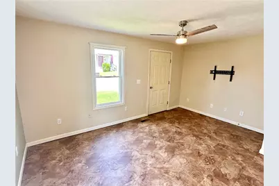 1515 W Crawford Ave #B, Dunbar Township, PA 15425 - Photo 7