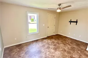 1515 W Crawford Ave, Dunbar Township, PA 15425 - Photo 7