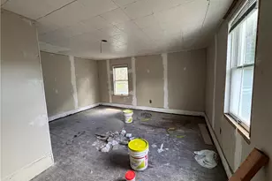 861 Koehlar Ave, Donora, PA 15033 - Photo 11