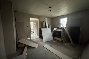 861 Koehlar Ave, Donora, PA 15033 - Photo 25