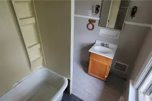 304 Elm Ave, Sharon, PA 16146 - Photo 15