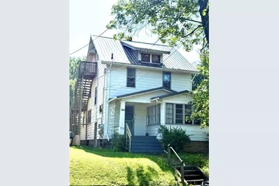 304 Elm Ave, Sharon, PA 16146 - Photo 1