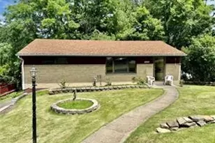 3223 Mayflower Dr, Pittsburgh, PA 15227 - Photo 1