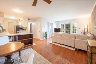 1230 Chatham Park Dr, Scott Township, PA 15216 - Photo 5