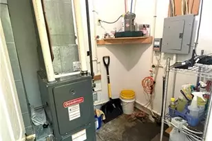 1227 Sunset Dr, Center Township, PA 16001 - Photo 13