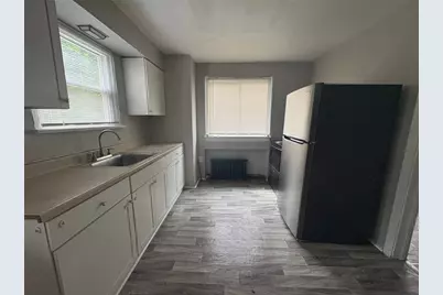 560 Wylie Ave, Clairton, PA 15025 - Photo 3