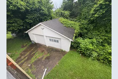 560 Wylie Ave, Clairton, PA 15025 - Photo 11