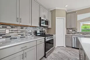 1103 Deerfield Dr, Pittsburgh, PA 15143 - Photo 15