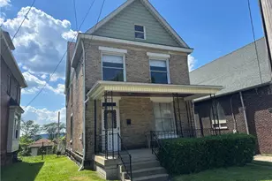 626 Fruit Ave, Farrell, PA 16121 - Photo 1