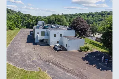 520 Pleasant Valley Rd, Trafford, PA 15085 - Photo 3