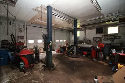 801 Universal Rd, Pittsburgh, PA 15235 - Photo 9