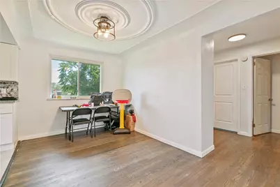 2429 Perry St, Munhall, PA 15120 - Photo 9