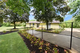 1600 Settlers Dr, Oakdale, PA 15071 - Photo 3