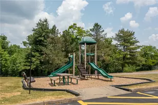 1600 Settlers Dr, Oakdale, PA 15071 - Photo 17