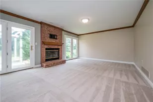 170 Pinehurst Dr, Cranberry Township, PA 16066 - Photo 9