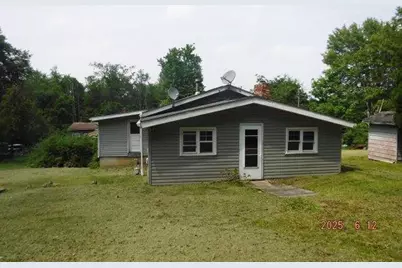 822 Robin Rd, Loyalhanna, PA 15681 - Photo 1