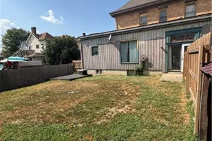 214 E Fairview Ave, Connellsville, PA 15425 - Photo 3