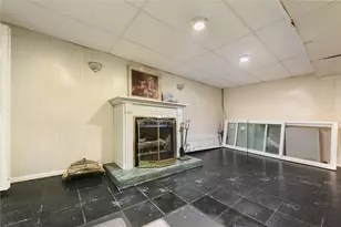 3931 Boulevard Dr, Pittsburgh, PA 15217 - Photo 27