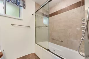 3931 Boulevard Dr, Pittsburgh, PA 15217 - Photo 25