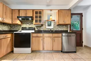 3931 Boulevard Dr, Pittsburgh, PA 15217 - Photo 13