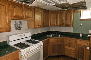 826 Parkwood Rd, Pittsburgh, PA 15210 - Photo 21