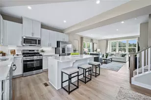 214 Hunter Dr, Moon/Crescent Twp, PA 15108 - Photo 3