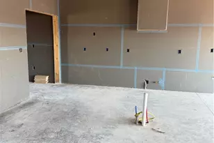 2039 Totteridge Dr, Salem Township, PA 15601 - Photo 9