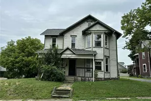 139 N Center St, Grove City Boro, PA 16127 - Photo 1