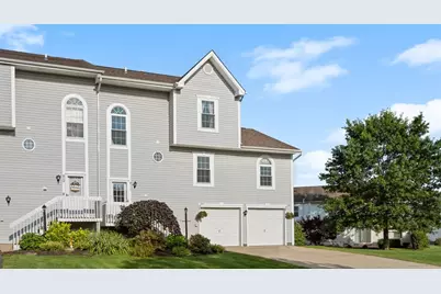 811 Sunset Cir #811, Cranberry Township, PA 16066 - Photo 1