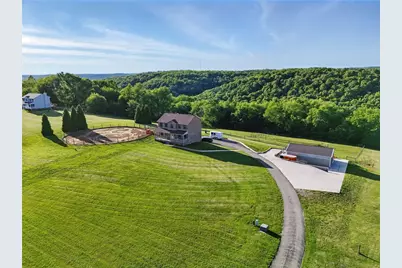 3405 Grandview Rd, Ellwood City, PA 16117 - Photo 1