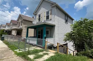 702 Sellers Ave, Jeannette, PA 15644 - Photo 3