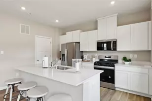 410 Curtis Ct, New Stanton, PA 15639 - Photo 9