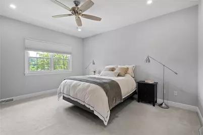 228 Highpointe Drive, Scott Township, PA 15220 - Photo 21