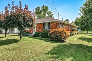 585 S 8th St, Sharpsville, PA 16150 - Photo 1