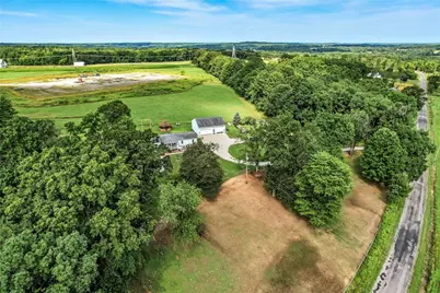 400 Oak Hill Rd, Shenango Township, PA 16159 - Photo 13