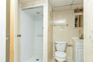 127 Mardi Gras Dr, Pittsburgh, PA 15239 - Photo 21