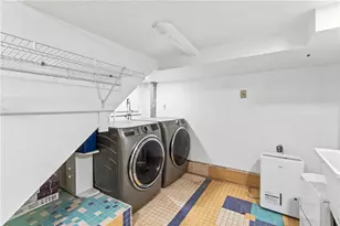 238 W State St, Oakdale, PA 15071 - Photo 25