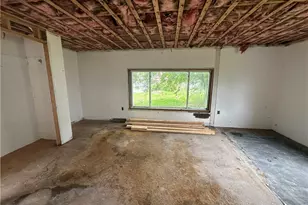 8 1/2 Apple St, Uniontown, PA 15401 - Photo 9