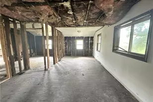 8 1/2 Apple St, Uniontown, PA 15401 - Photo 5