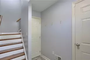 271 Overlook Ct, Robinson Twp, PA 15108 - Photo 5