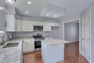 271 Overlook Ct, Robinson Twp, PA 15108 - Photo 9