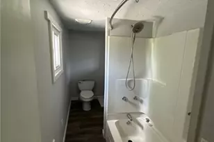 717 Clarion St, Bridgewater, PA 15009 - Photo 9