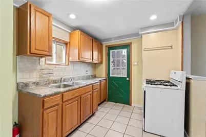 2006 Locust St, Pittsburgh, PA 15218 - Photo 13