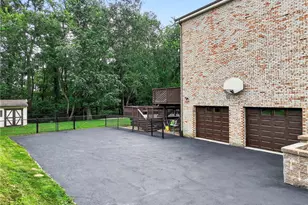 243 King Richard Dr, Peters Township, PA 15317 - Photo 5