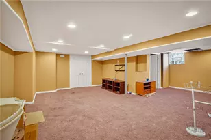 29 Barton Dr, Pittsburgh, PA 15221 - Photo 17