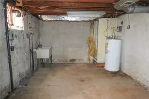 920 Collinsburg Rd, Rostraver, PA 15089 - Photo 17