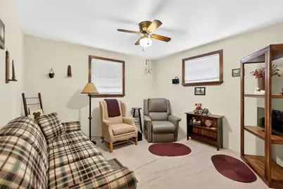 423 Victoria Street, Washington Township, PA 15012 - Photo 21