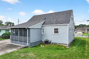 423 Victoria St, Washington Township, PA 15012 - Photo 5