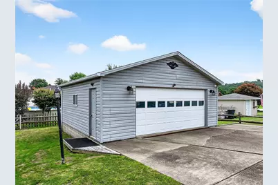 423 Victoria Street, Washington Township, PA 15012 - Photo 39